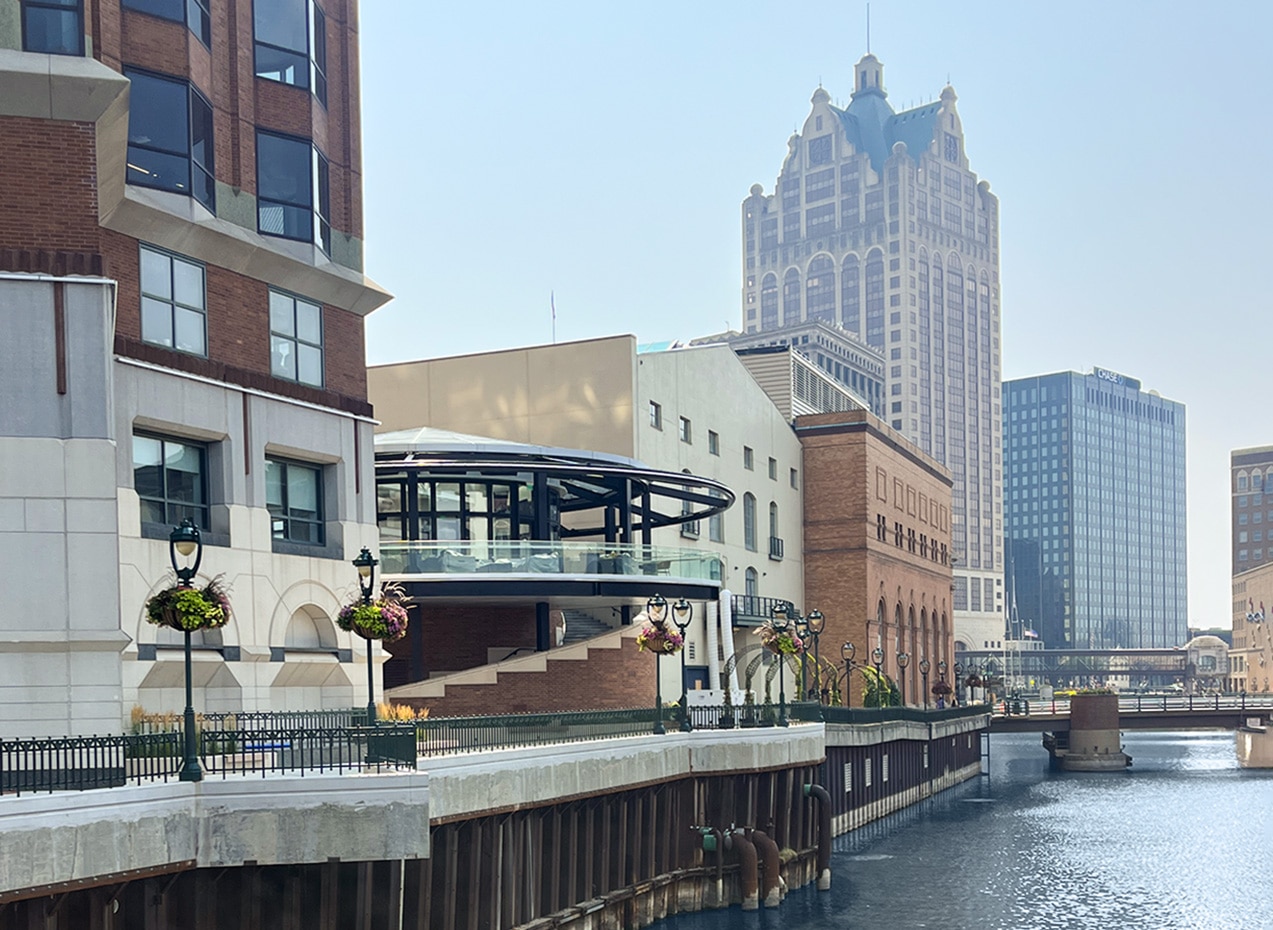 Upper Bar_Exterior_Riverfront_6288